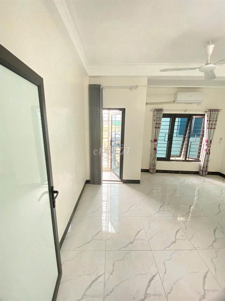 Cho thuê nhà 52m 1 phòng ngủ và 1 bếp