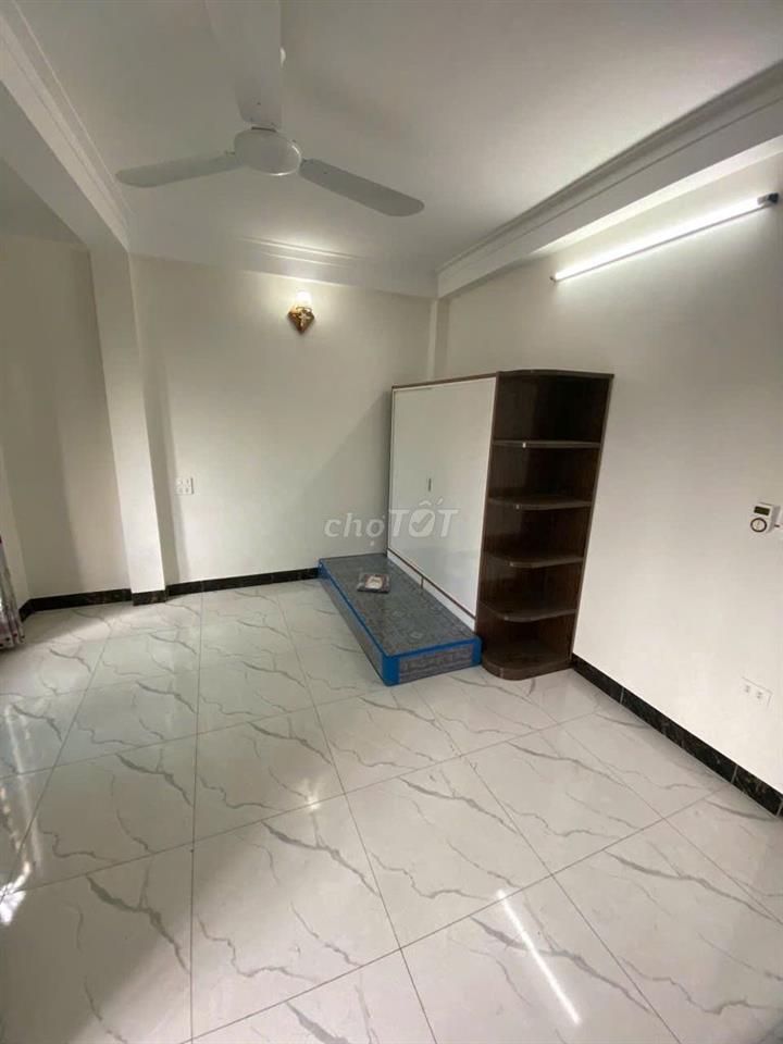 Cho thuê nhà 52m 1 phòng ngủ và 1 bếp