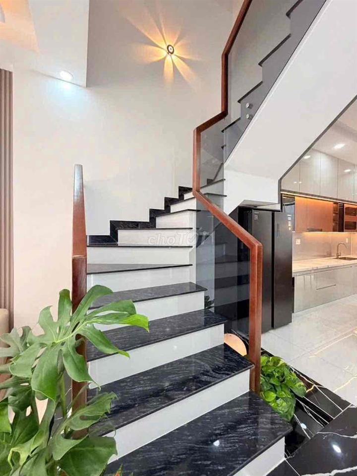 Cần Bán Gấp nhà mặt tiền đường DT743 - An Phú - Thuận An