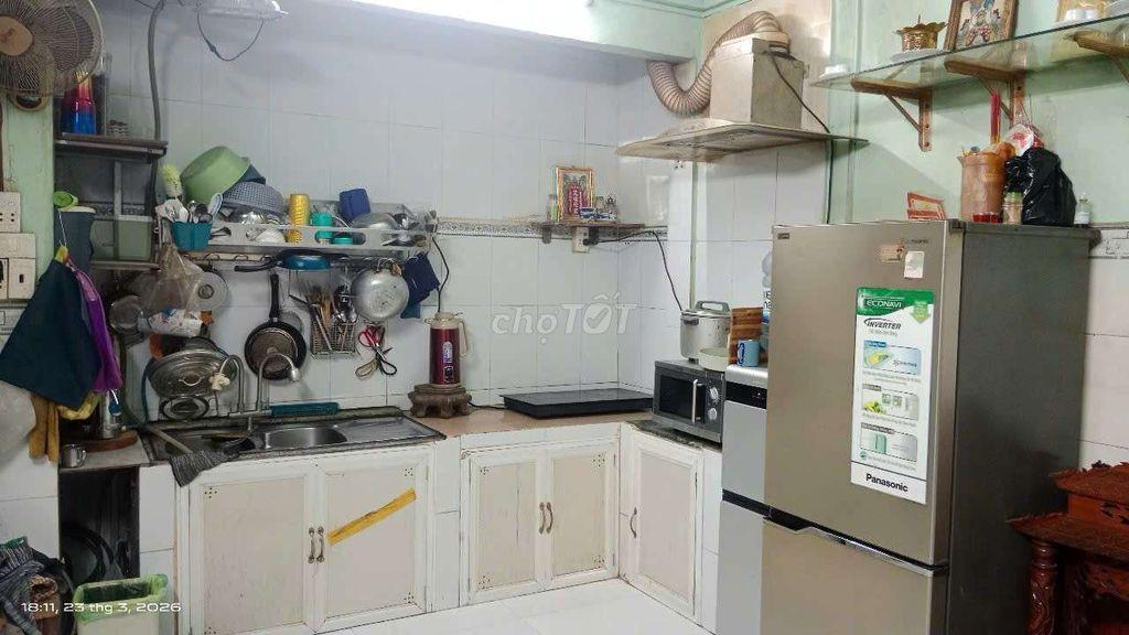 Nhà chính chủ bán một trệt một lầu có sổ hồng riêng nhà đổi một tấm