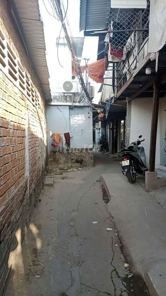 Nhà chính chủ bán một trệt một lầu có sổ hồng riêng nhà đổi một tấm