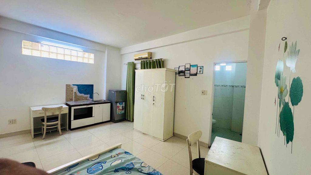Phòng full nội thất, có thang máy, gần đh Văn Hiến