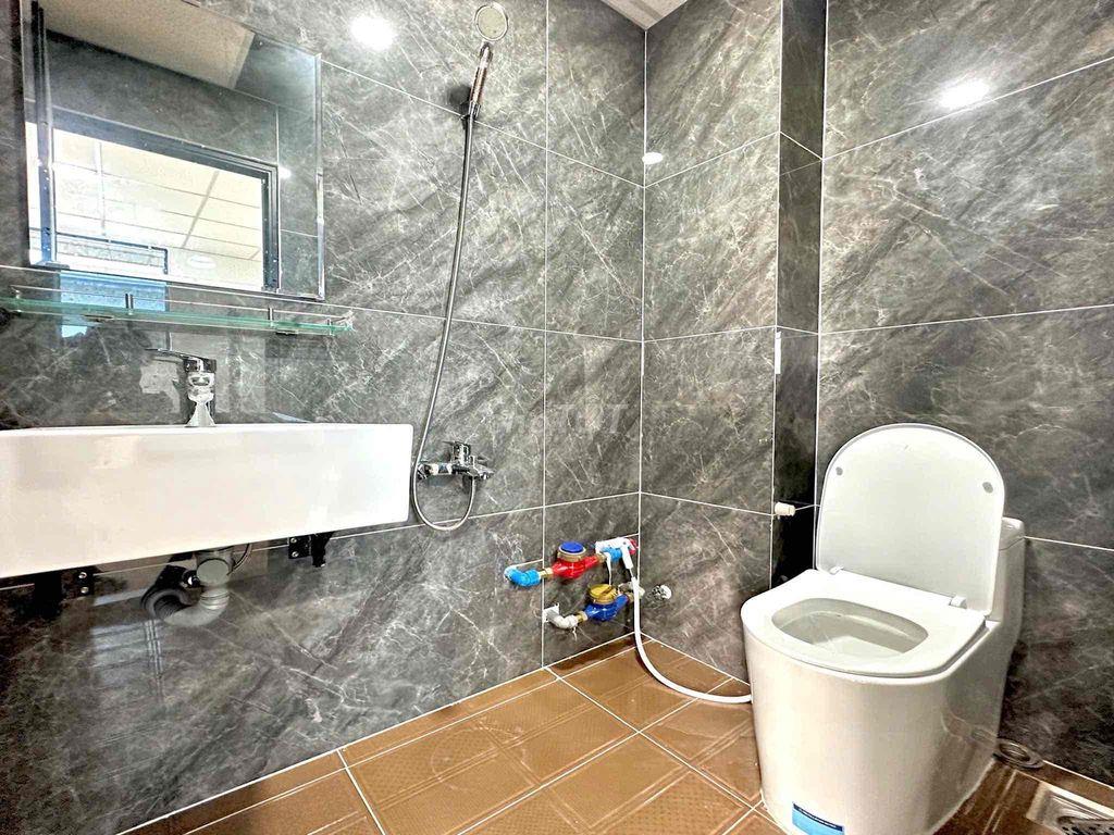 Phòng Ban Công, Full Nội Thất, Hoàng Hoa Thám