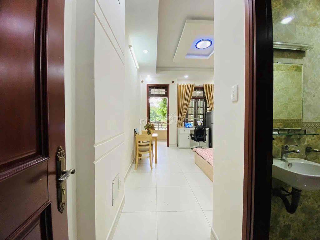 Phòng Trọ Ban Công Hoàng Hoa Thám, full nội thất