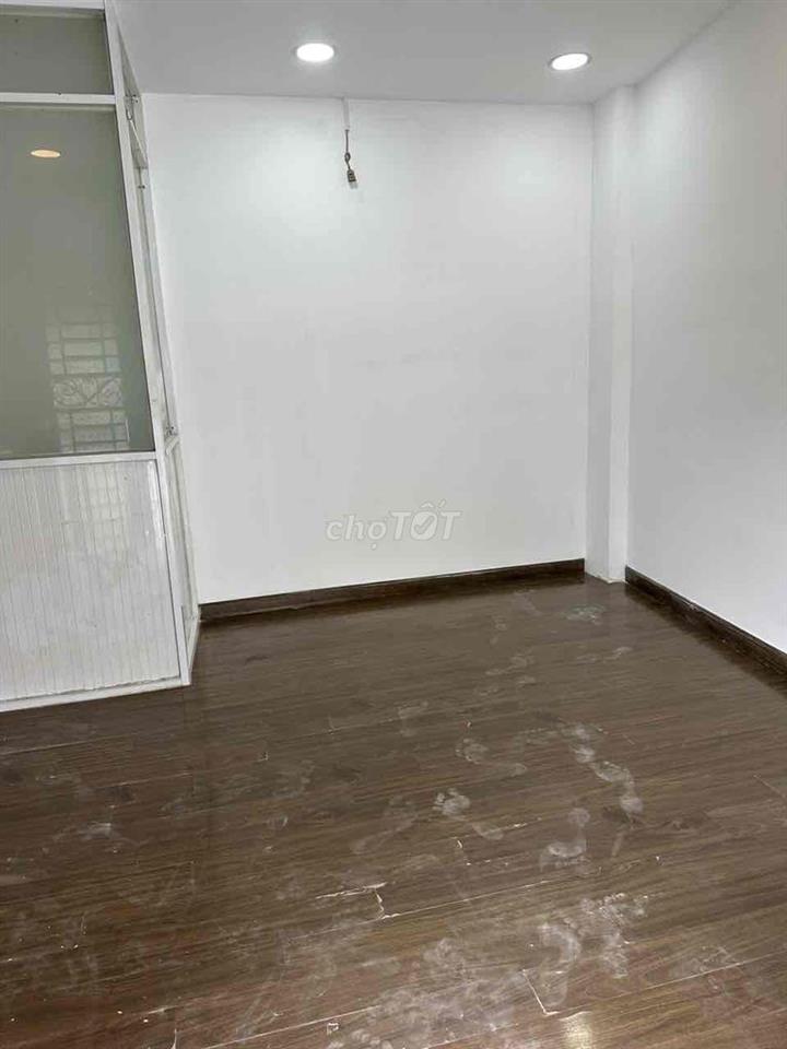 Nhà hẻm xe tải trệt, lững, lầu 20m2, dtsd: 50m2