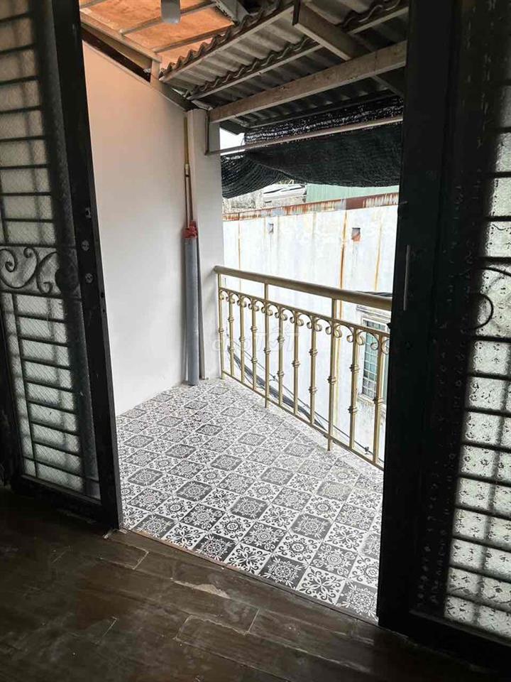 Nhà hẻm xe tải trệt, lững, lầu 20m2, dtsd: 50m2