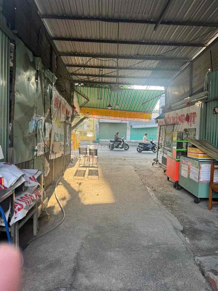Mặt bằng thoáng