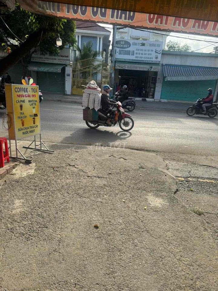 Mặt bằng thô cho thuê