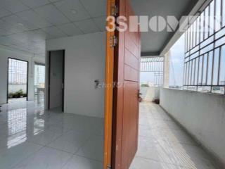 Penhouse 1 phòng ngủ, có ban công, sân sau