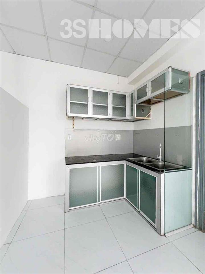 Penhouse 1 phòng ngủ, có ban công, sân sau