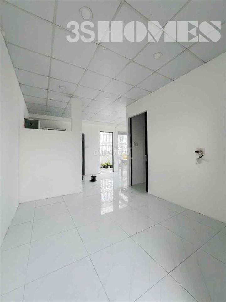 Penhouse 1 phòng ngủ, có ban công, sân sau