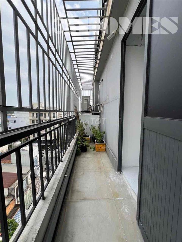 Penhouse 1 phòng ngủ, có ban công, sân sau