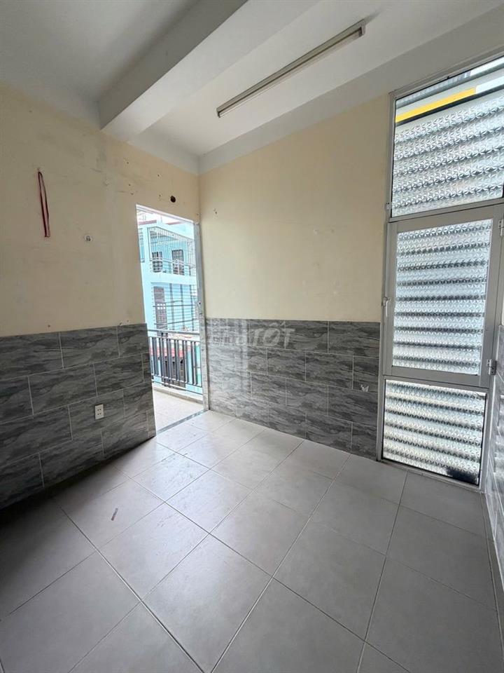 Nhà cho thuê PHẠM VĂN CHIÊU, gần trường học và chợ, khu dân cư an ninh