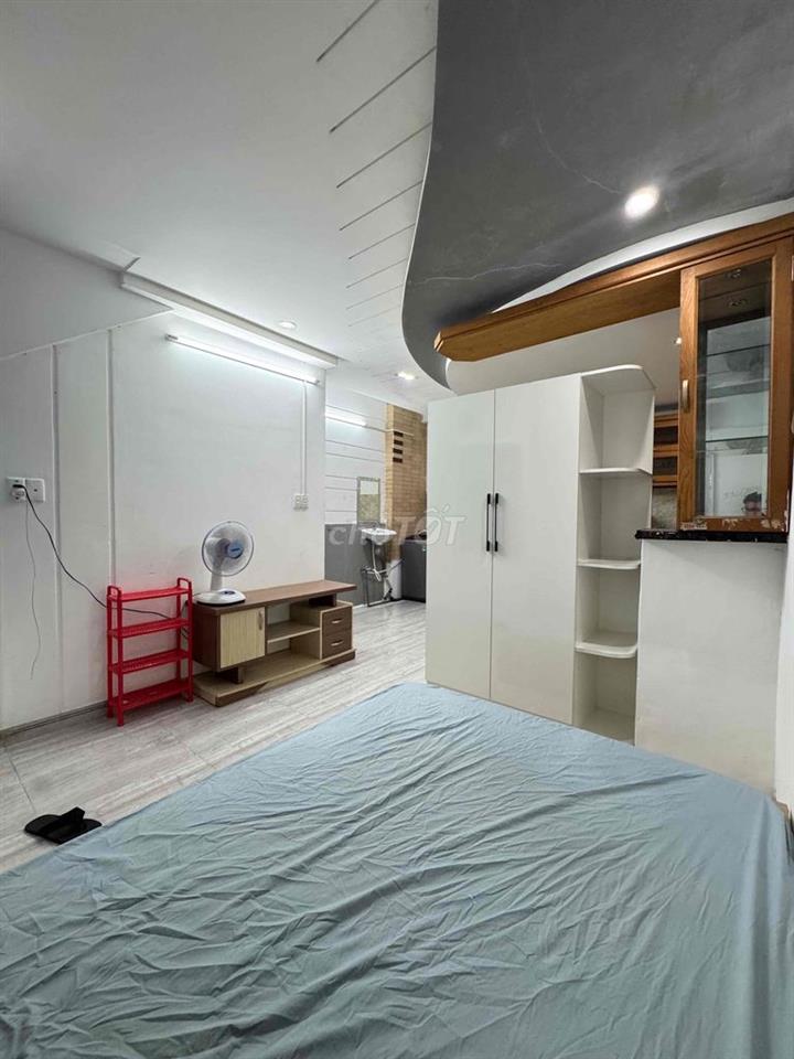STUDIO FULL NỘI THẤT- MÁY GIẶT RIÊNG- NGAY TRỆT- GẦN HVHK CS2
