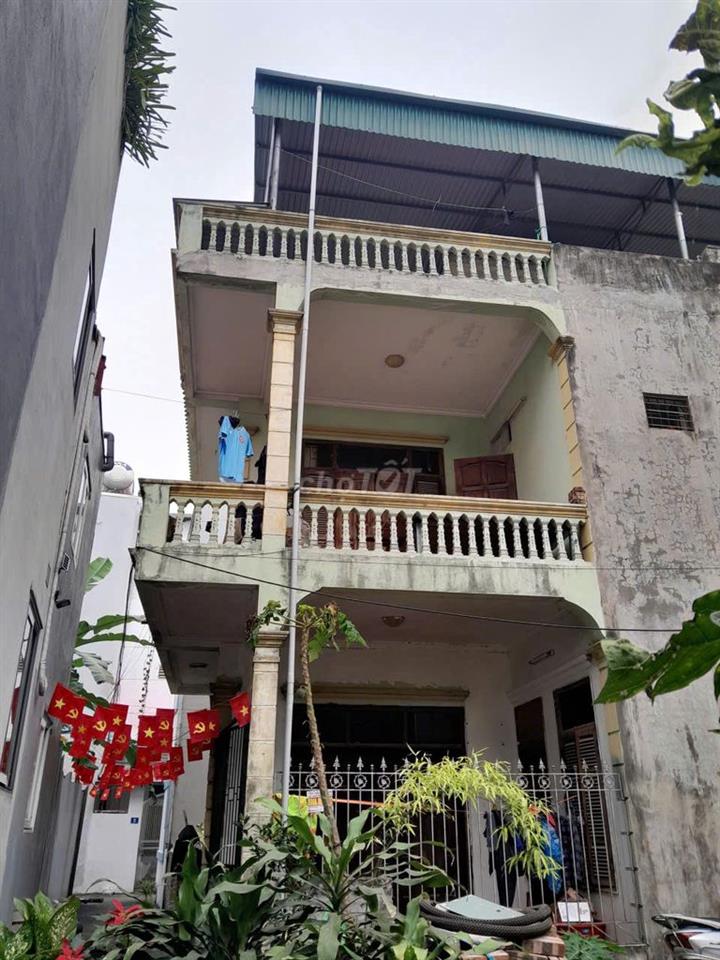 Cho thuê nhà nguyên căn 2,5 tầng gần trường, chợ, khu vực an ninh tốt