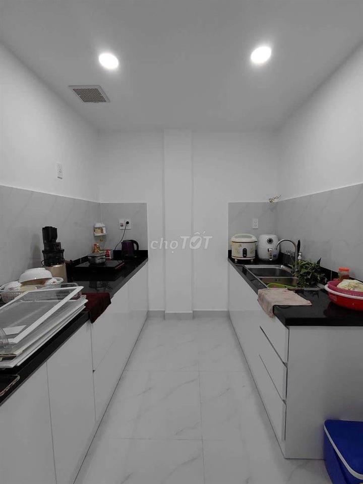Tìm nữ sinh viên ở ghép 