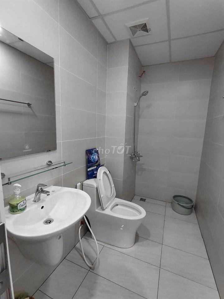 Tìm nữ sinh viên ở ghép 
