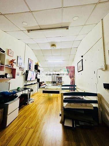 BÁN NHÀ HẺM XE HƠI , TRÊN TRỤC ĐƯỜNG LỚN QUẬN 4