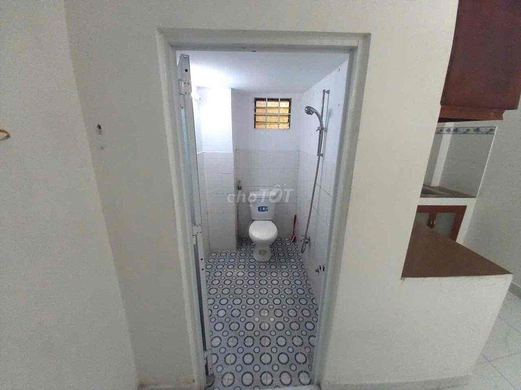 Nguyên Căn 2Phòng hẻm 4x15m Huỳnh Tấn Phát ngay KCX Tân Thuận Q7