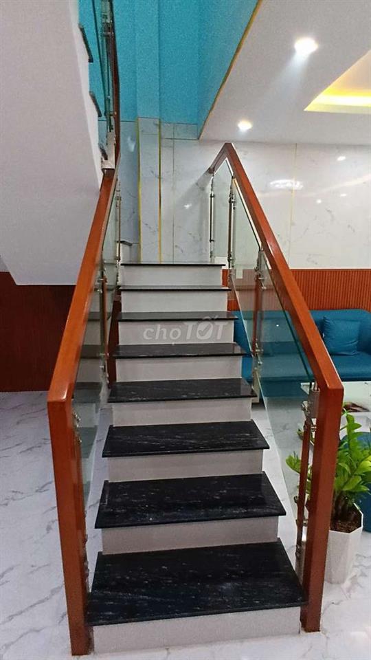 Diện Tích Khủng, 4,5m x 11, 1 Lầu, 2PN, 2WC, Chỉ Hơn 2 Tỏi