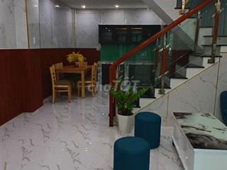 Diện Tích Khủng, 4,5m x 11, 1 Lầu, 2PN, 2WC, Chỉ Hơn 2 Tỏi