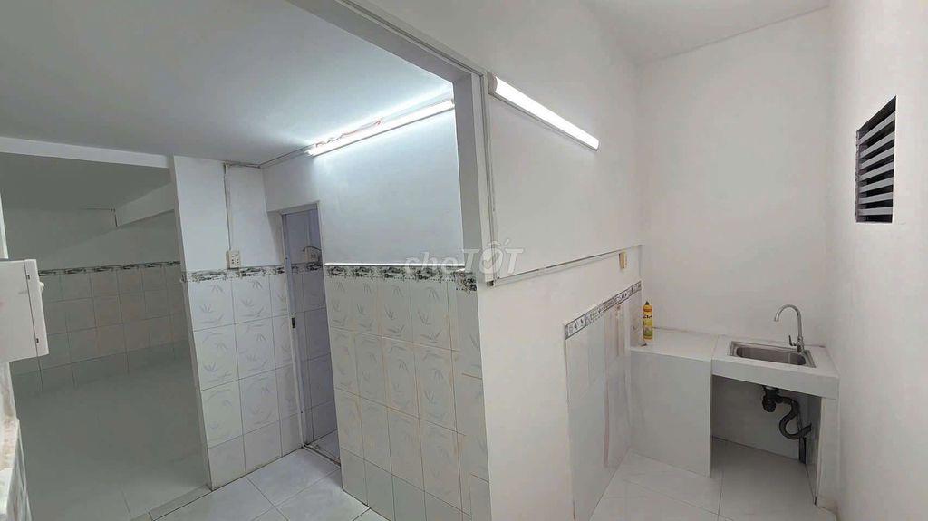 Gần Cầu Vượt Nguyễn Văn Linh, QL50, 5m x 8m, 3PN, Chỉ 490tr