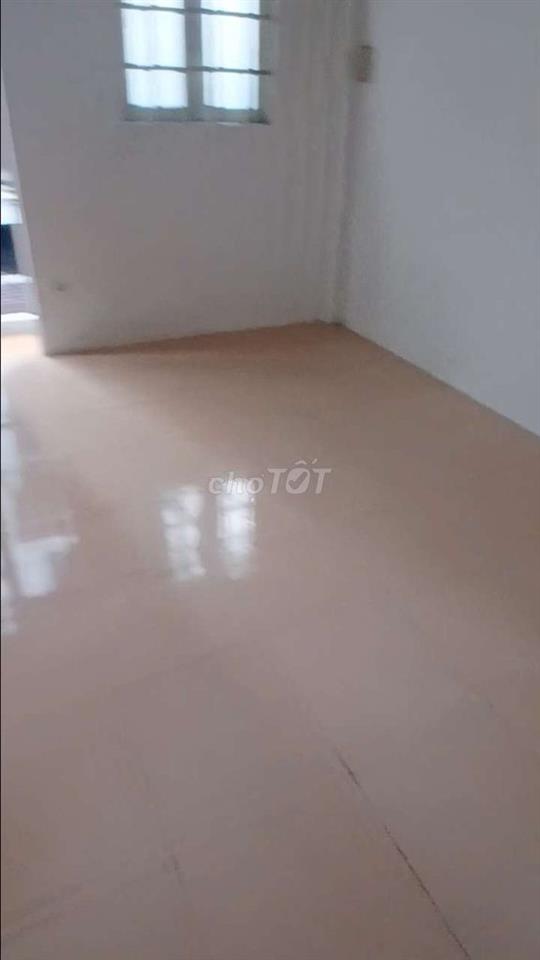 Gần Chợ Hoà Bình, 3m x 7m, 1Lầu, Hẽm m, Chỉ 7,5tr/T