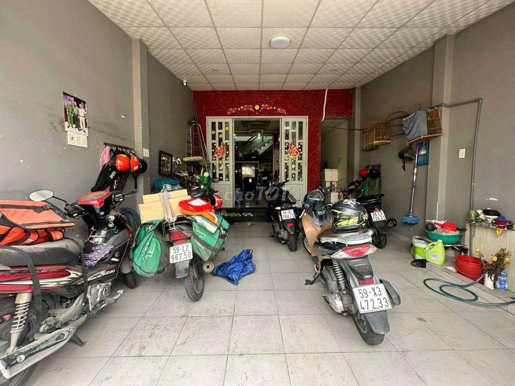 Phạm Thế Hiển, 5m x 28,