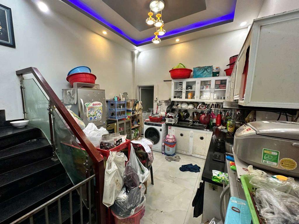 Phạm Thế Hiển, 5m x 28,