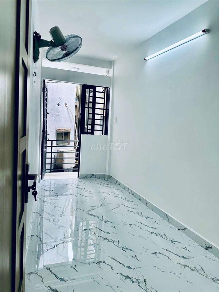 Nhà Gần Chợ Rạch Ông, 1 Trệt, 1 Lầu, 2PN, Chỉ Hơn 2 Tỏi