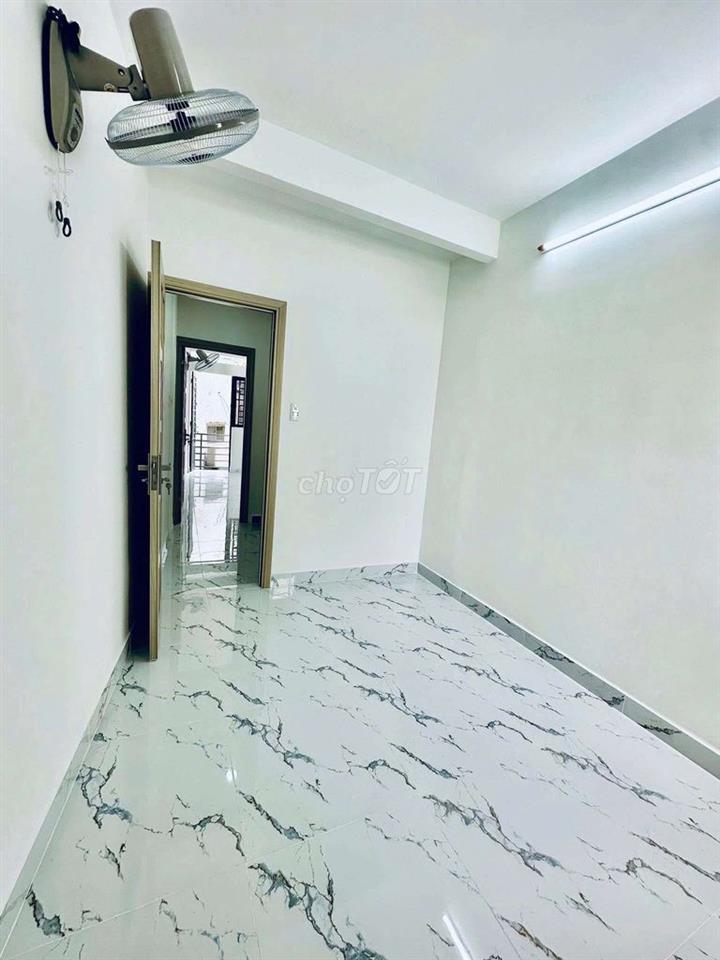 Nhà Gần Chợ Rạch Ông, 1 Trệt, 1 Lầu, 2PN, Chỉ Hơn 2 Tỏi