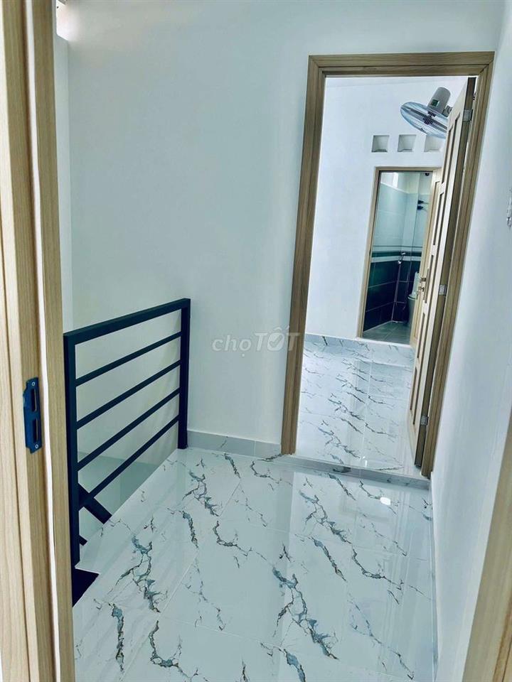 Nhà Gần Chợ Rạch Ông, 1 Trệt, 1 Lầu, 2PN, Chỉ Hơn 2 Tỏi