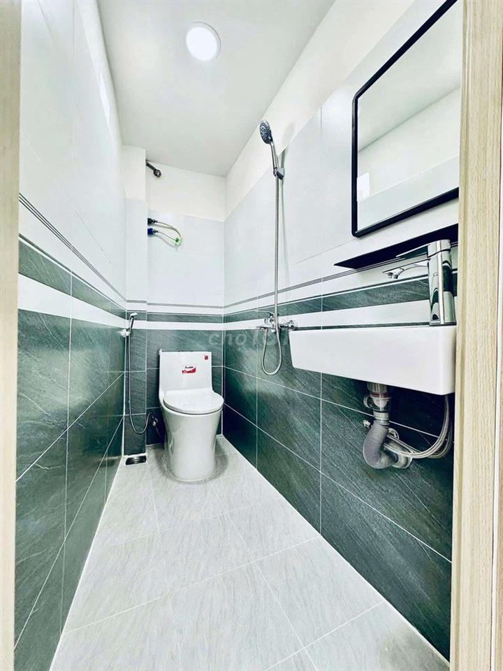 Nhà Gần Chợ Rạch Ông, 1 Trệt, 1 Lầu, 2PN, Chỉ Hơn 2 Tỏi
