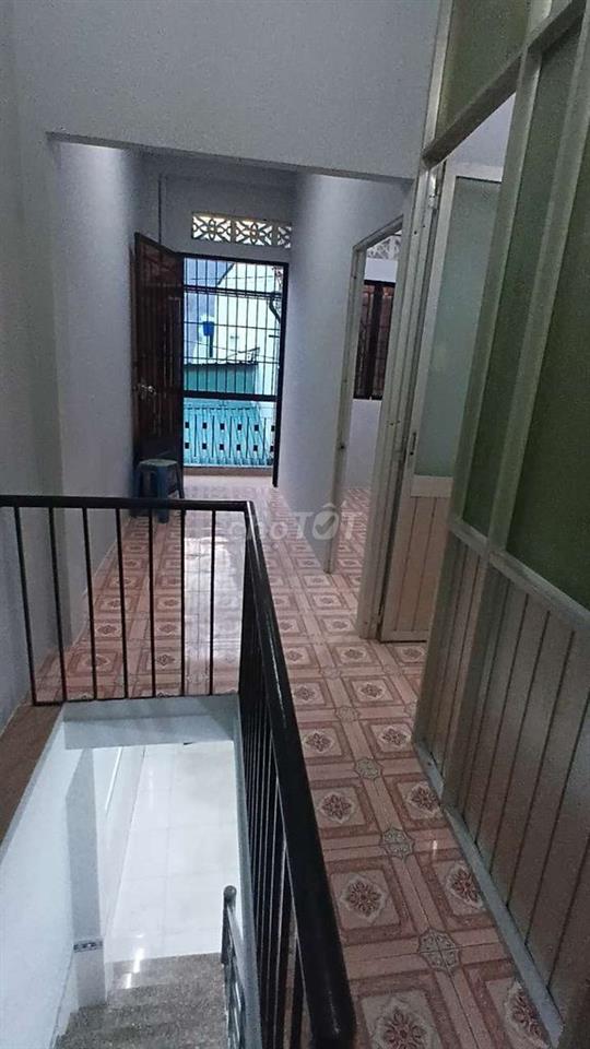 Chợ Phạm Thế Hiển, 4m x 8m, 1 Lầu, Sổ Hồng Riêng,  Chỉ Hơn 3 Tỏi Tí