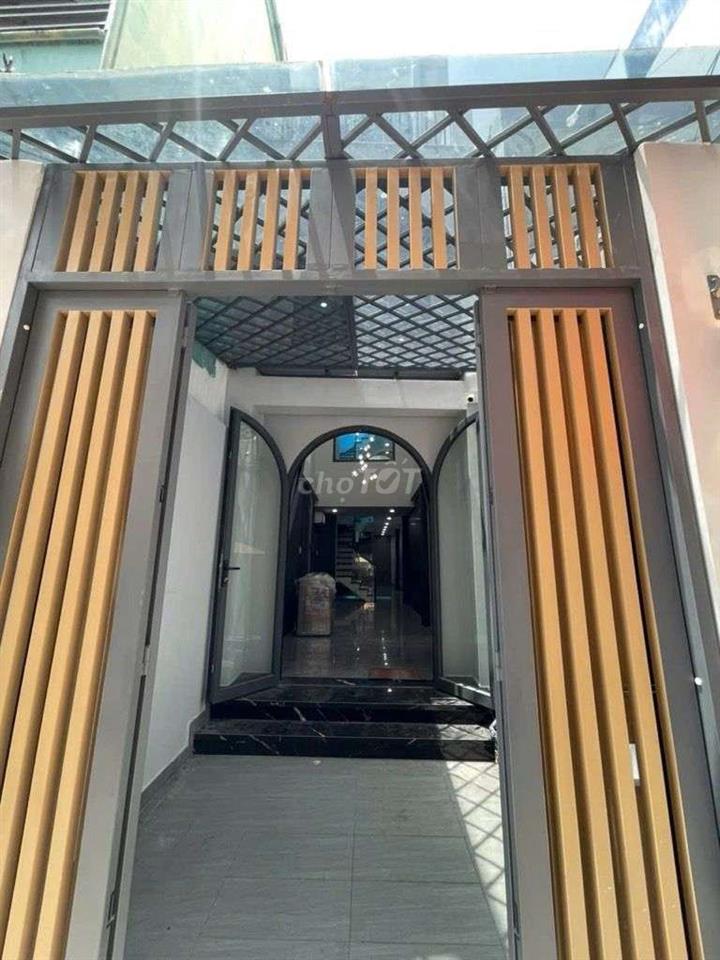 Nguyễn Thị Tần, Dài 21m, 1 Trệt, 1 Lửng, 1 Lầu, 3PN