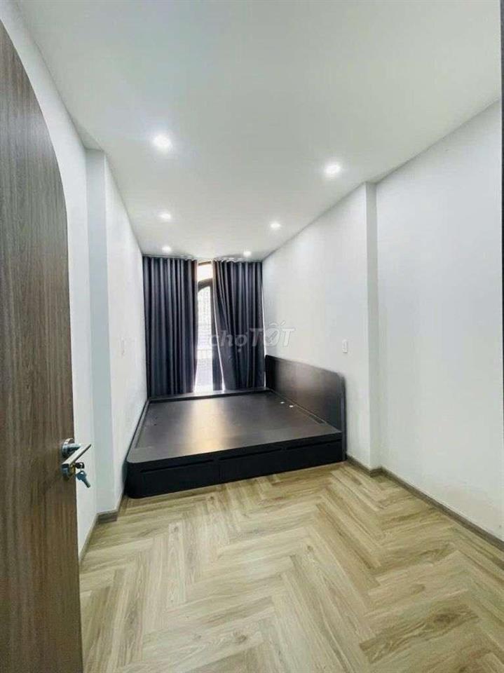Nguyễn Thị Tần, Dài 21m, 1 Trệt, 1 Lửng, 1 Lầu, 3PN