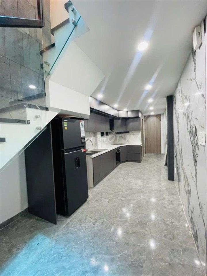 Nguyễn Thị Tần, Dài 21m, 1 Trệt, 1 Lửng, 1 Lầu, 3PN