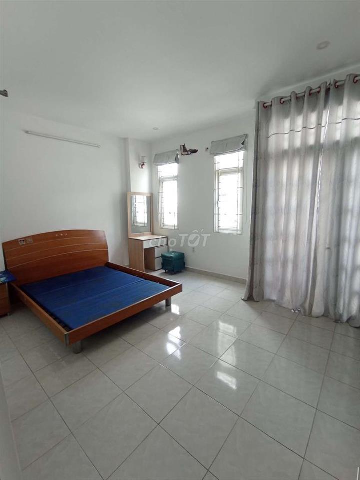 2 lầu 4 phòng ngủ đường số 6 