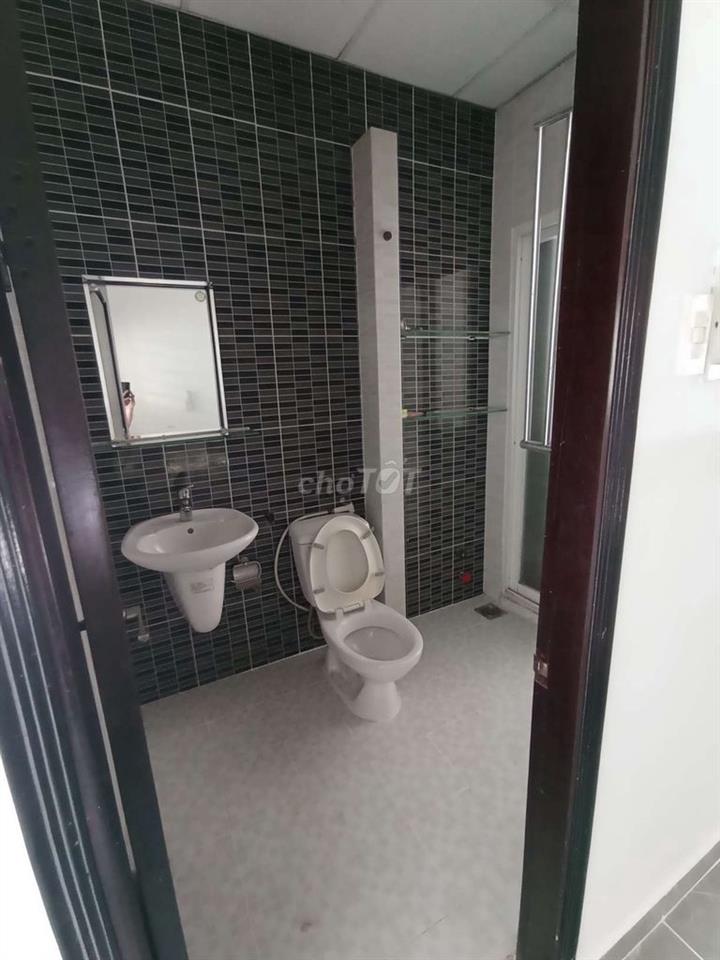 2 lầu 4 phòng ngủ đường số 6 