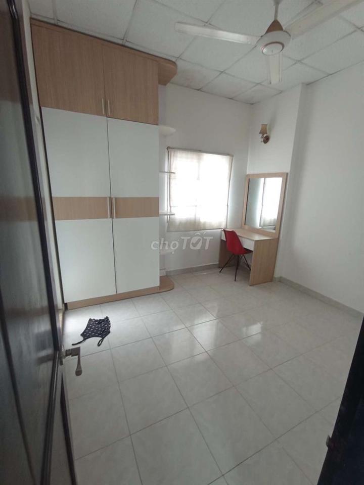 2 lầu 4 phòng ngủ đường số 6 