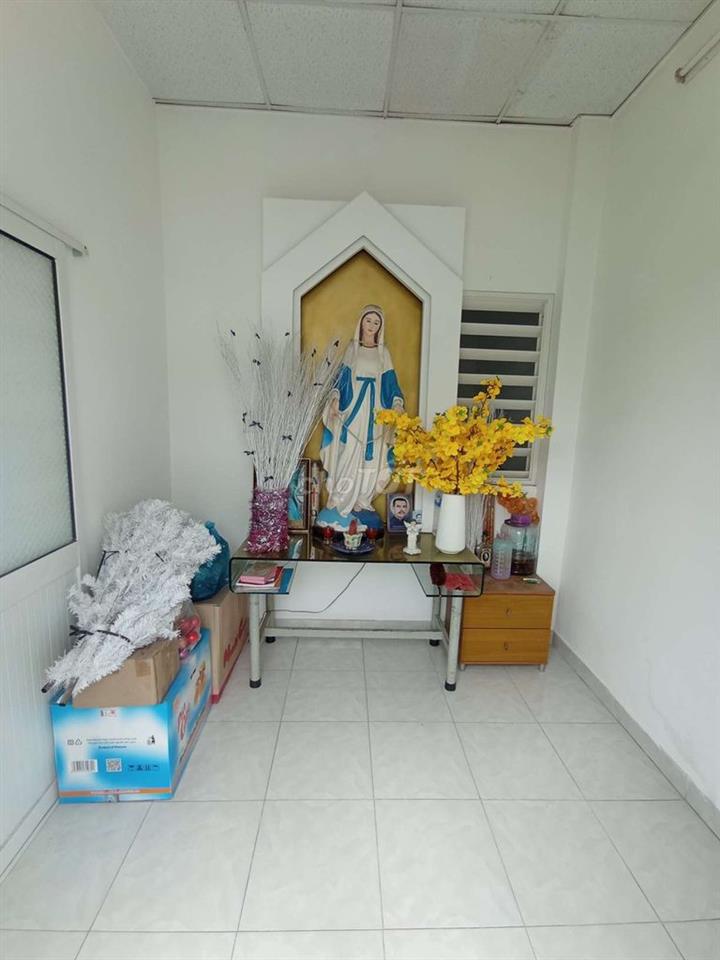 2 lầu 4 phòng ngủ đường số 6 
