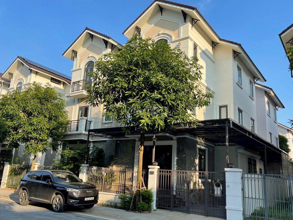 Bán biệt thự VSIP Bắc Ninh 135m² hướng Nam, sổ đỏ lâu dài, hơn 8 tỷ