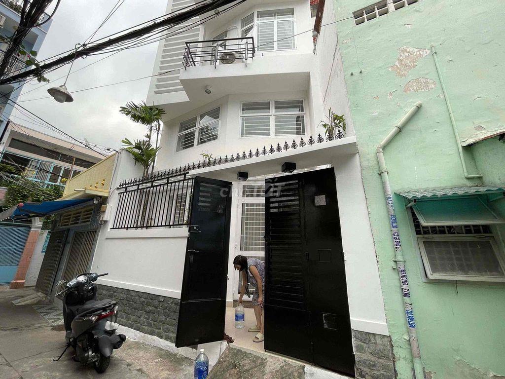 Bán nhà chính chủ Đường Hoà Hưng - Quận 10