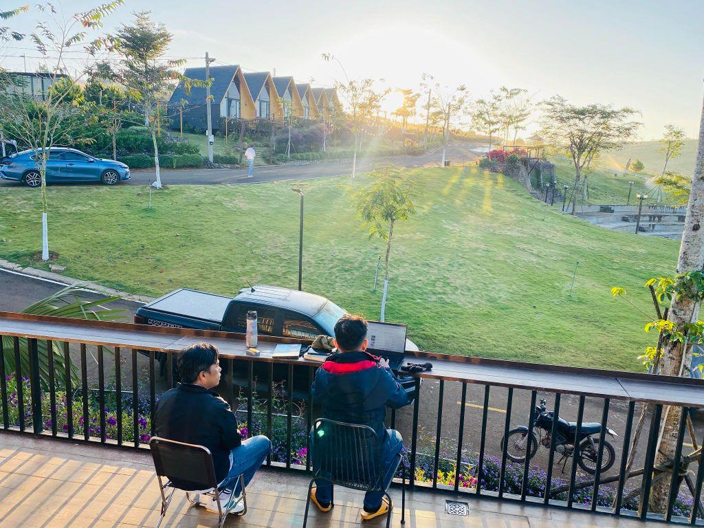 🌤️ có những buổi chiều khiến mình muốn ở lại thay vì rời đi 🍃