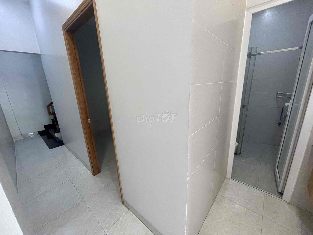 Nhà Mặt Tiền Hẻm Xe Hơi Ngay ĐHT 32