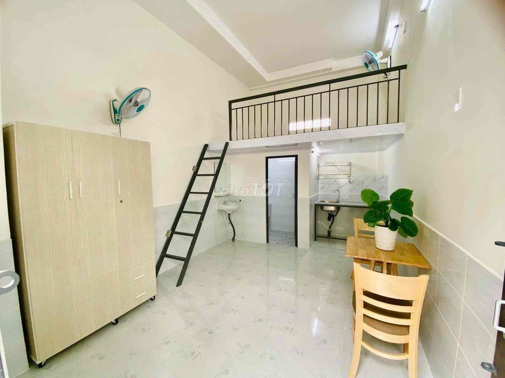Phòng full nội thất gác cao 1m8 ĐHT 32 trường chinh