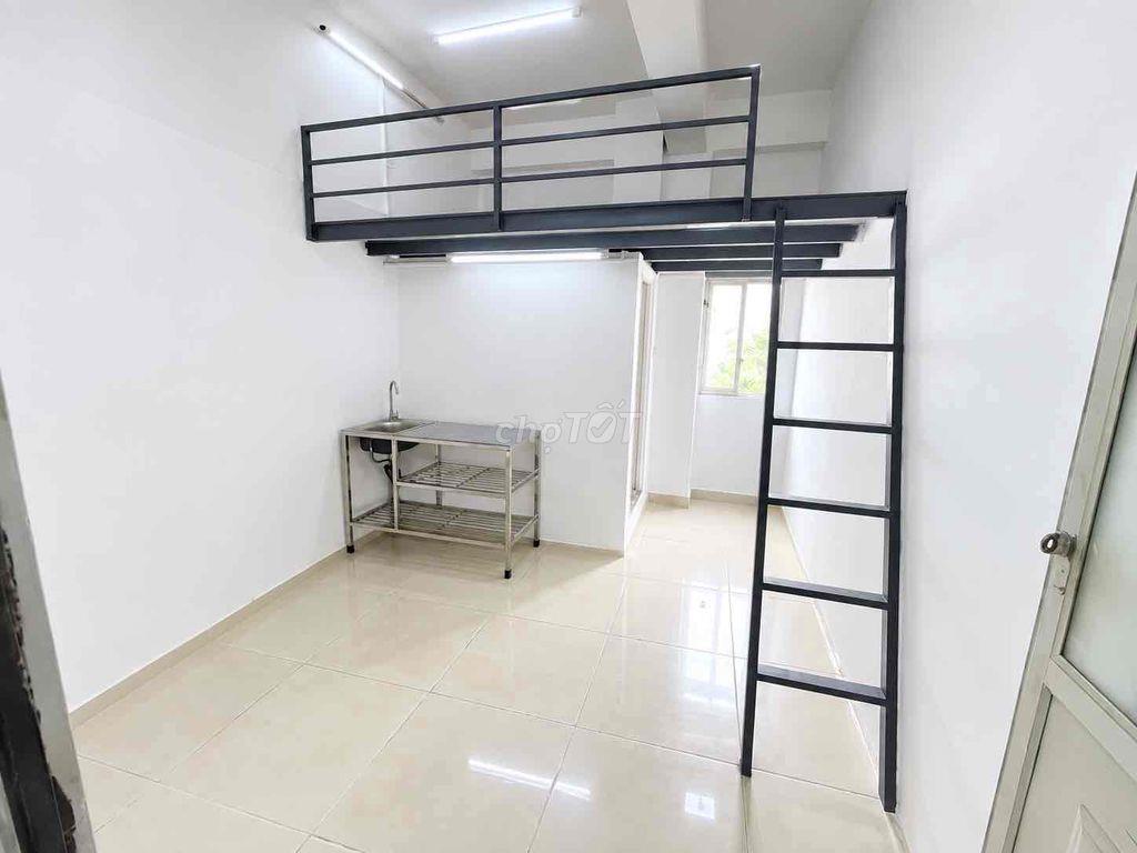 Phòng  Cửa Sổ Ngay 1172 Nguyễn Văn Quá