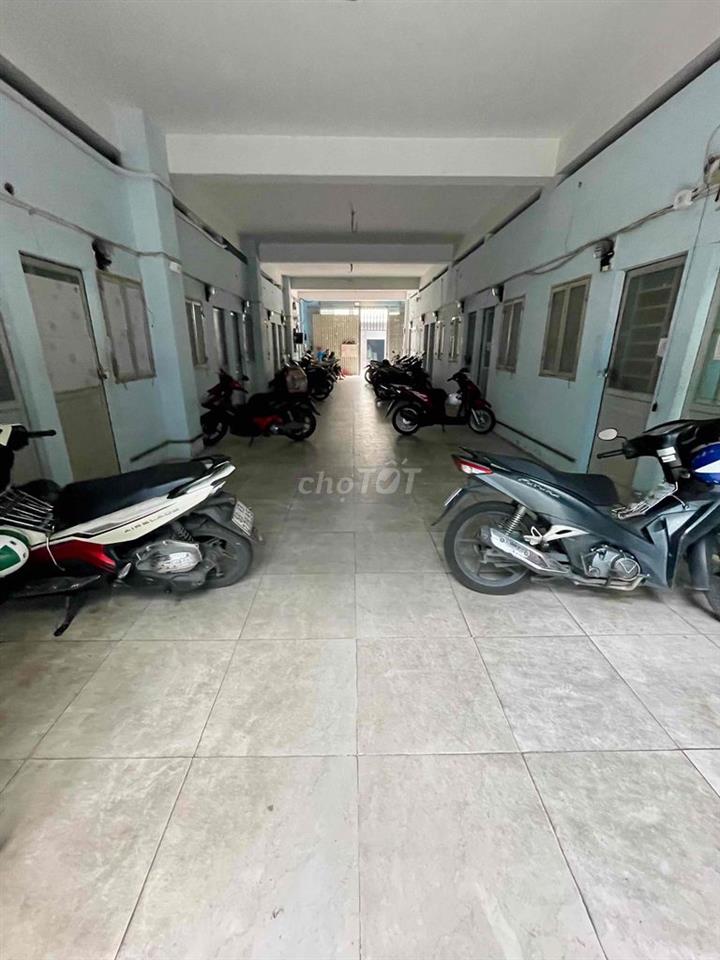 Phòng  Cửa Sổ Ngay 1172 Nguyễn Văn Quá