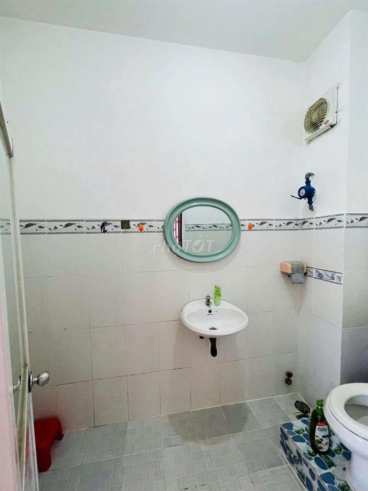 Ban công đủ nội thất Đường số 20 ngay Gigamall 