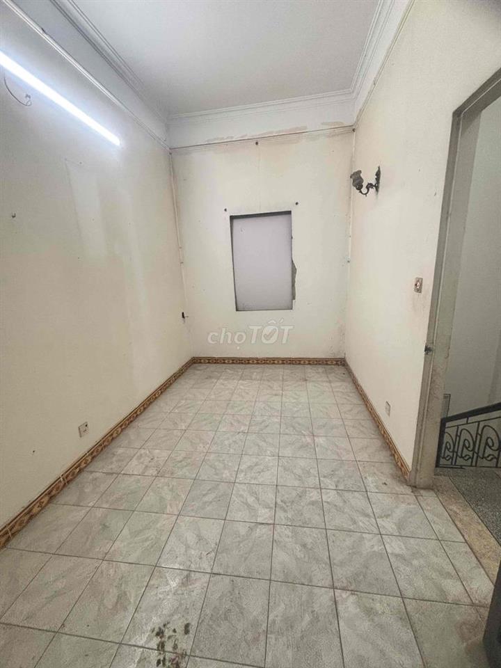 Cần cho thuê ở, làm vp, làm kho hàng nhac cách mf 10m phố Kim mã, cach